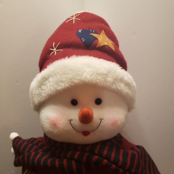 Betty Blizzard Christmas Stand Alone Door Greeter - Picture 4 of 4